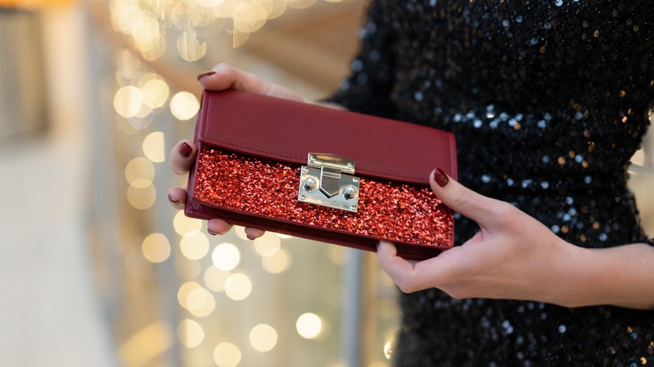 Elegáns kézitáskák egy éjszakai kiruccanáshoz – hogyan válasszuk ki a legjobbat?