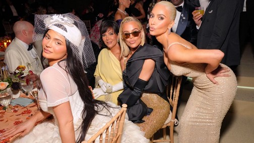 A Kardashian család gigantikus Photoshop-balesetet szenvedett