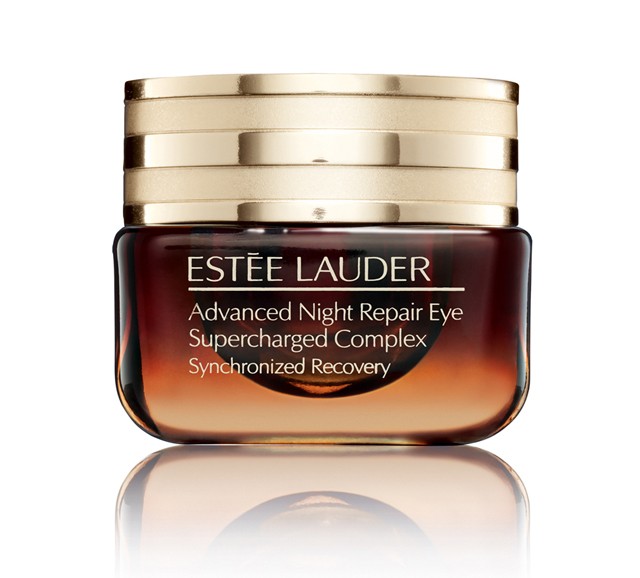 Zavarnak a sötét karikáid? Ezeket a szemkörnyékápolókat neked találták ki!