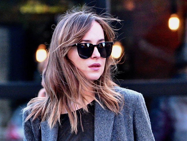 dakota johnson, gucci, hermés táska, utcai stílus, a szürke ötven árnyalata