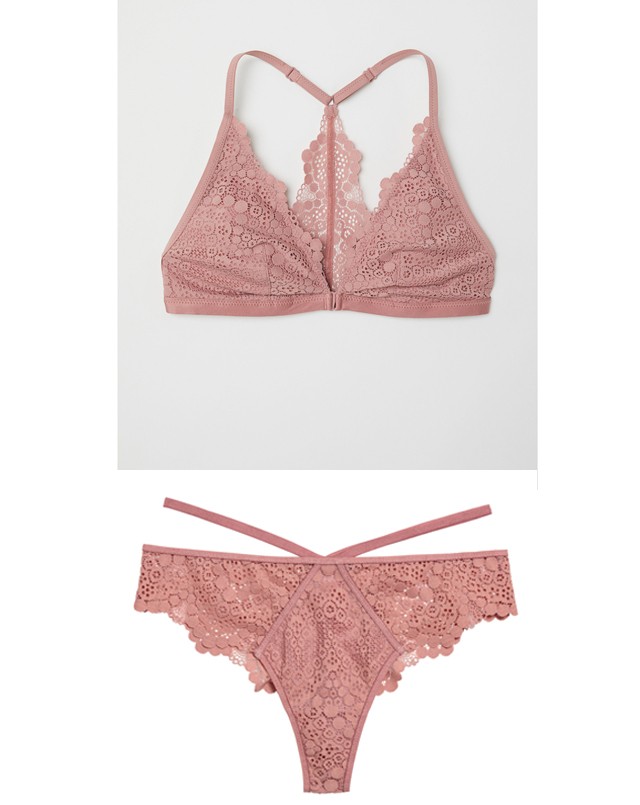 Púderrózsaszín csipkés melltartó és bugyi H&M 3990 Ft és 2990 Ft helyett 3192 Ft és 2392 Ft