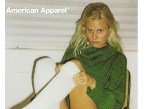 Szexuálisan provokatív kiskorú modell miatt tiltották be a divatkampányt