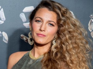 Blake Lively maci köntösben, smink nélkül - simán elmennél mellette az utcán