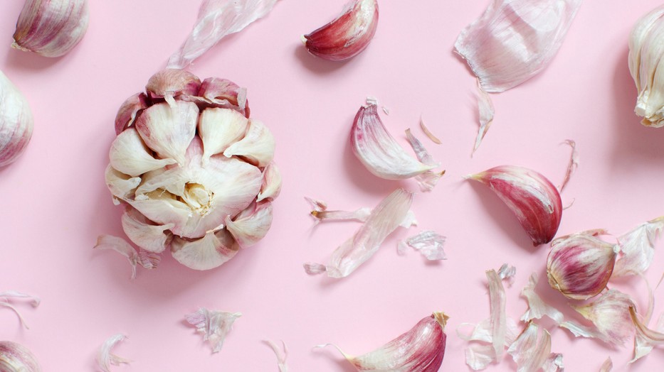 Ez történne a szervezetedben, ha minden egyes nap ennél fokhagymát: a mennyiséggel vigyázz, bizonyos gyógyszereket hatástalaníthat
