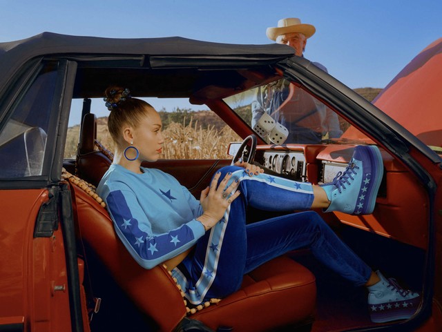 Megérkezett hozzánk is Miley Cyrus új Converse kollekciója, és a lelkedet is eladod érte, annyira menő