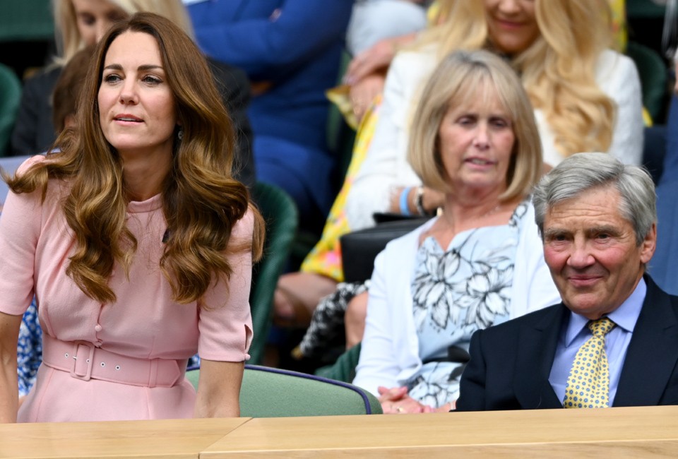  Katalin hercegné és édesapja, Michael Middleton 2021-ben a wimbledoni férfi egyes döntőn