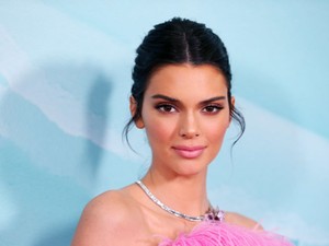 Kendall Jenner testhezálló bőrszerkója a legdögösebb dolog, amit ma látni fogsz