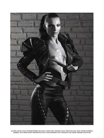 A képeket Mario Sorrenti készítette.