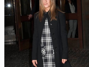Jennifer Aniston nagy mosollyal pózolt