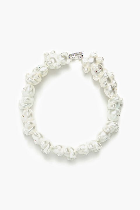 Köllő Babett Teddy bear nyaklánca a Sztárban sztár leszek élőadásában