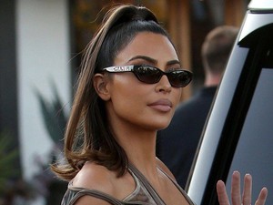 Honnan szedte Kim Kardashian ezt a rettenetes ruhát?