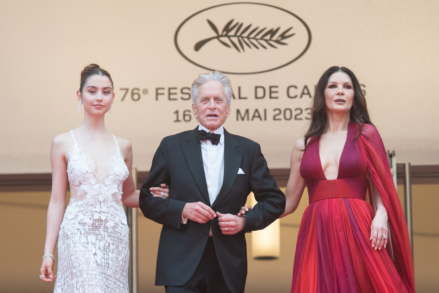 Olykor nagylányuk, Carys is elkíséri Catherine Zeta-Jonest és Michael Douglast: ez a kép a 2023-as Cannes-i Filmfesztiválon készült a családról. 