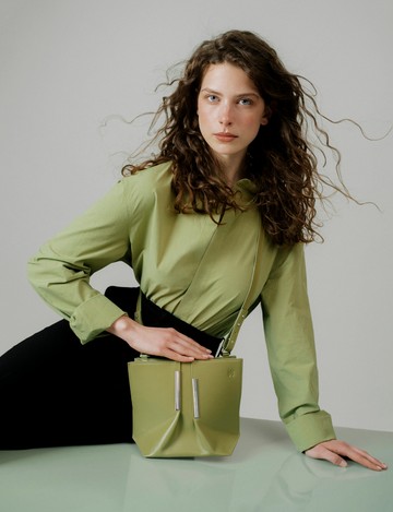 Az AGNESKOVACS táskák kézműves termékek, a stúdiójukban meg is nézheted, hogyan készül egy-egy darab