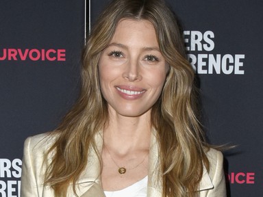 Jessica Biel a leglazább és legsikkesebb anyuka, ezzel a szettel bizonyította: