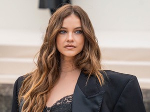 Ez tényleg Palvin Barbara lenne? Hirtelen rá sem ismertünk a gyönyörű modellre ebben a ruhában