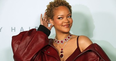 Rihanna meztelenkabátja a legzavarbaejtőbb dolog, amit valaha láttunk