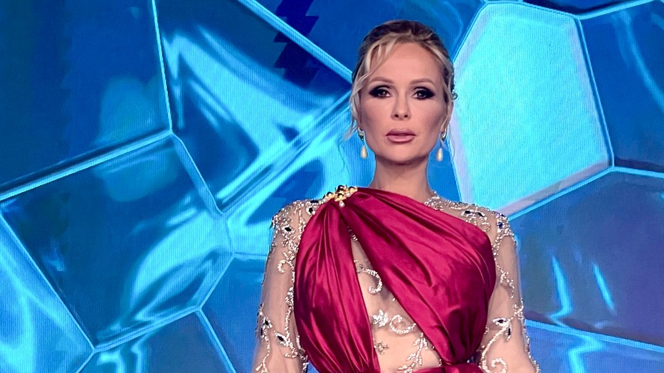 Köllő Babett királynőként csillogott a Sztárban sztár első élő showjában