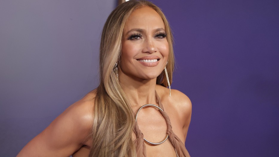 Jennifer Lopez több pucérruhát is viselt a gálán