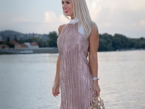 Gyönyörű ruhában hódítja meg az éjszakát Kiss Virág