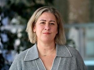 Giséle Pelicot lányának megrendítő vallomása: „Egyszerre vagyok áldozat, és az elkövető gyermeke” 