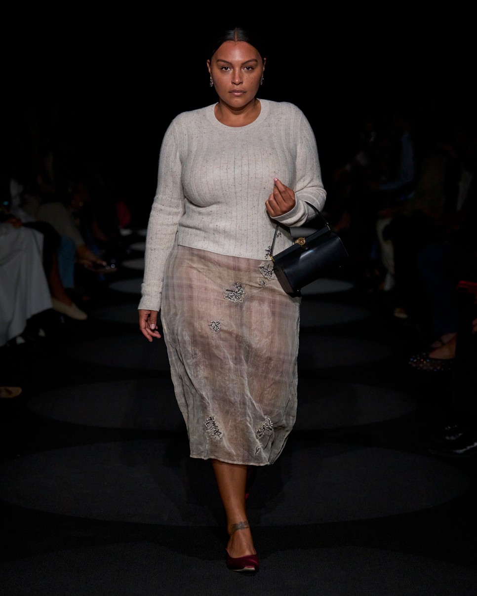 Kifinomultság, stílus és elegancia az Altuzarra bemutatóján