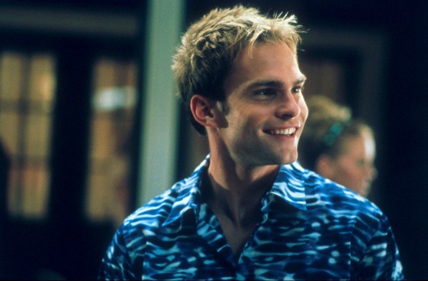 Sean William Scott – Amerikai pite. Azzal bizonyára te is egyetértesz, hogy Stifler nélkül az Amerikai pite nem lenne olyan, amilyen, hiszen a film(ek) egyik legikonikusabb karaktere volt. A készítők nem így vélekedtek, mert csak 2,7 millió forintnak megfelelő fizetést adtak az őt megformáló színésznek.