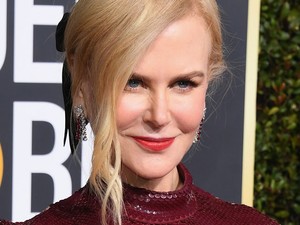 Nicole Kidman minden idoma tökéletesen kirajzolódott feszes ruhájában
