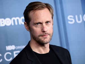 Gólyahír: Alexander Skarsgård apa lett, pedig korábban ő volt Hollywood megrögzött szinglije