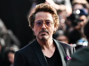 Megőrülünk Robert Downey Jr stílustrükkjétől