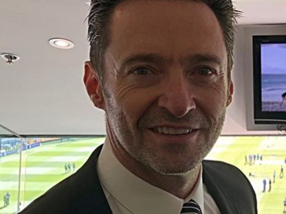 Legszívesebben egész nap azt néznénk, ahogy Hugh Jackman jojózik!