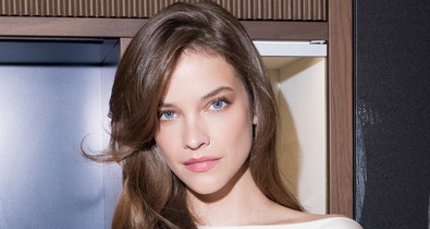 Palvin Barbara melltartó nélkül pózol a címlapon: szavunk is elakadt a dögös fotósorozattól