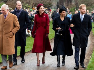 Kellemetlen! Ezzel a mozdulattal próbálta meg elkerülni Vilmos herceg, hogy Meghan Markle-lel kelljen beszélgetnie