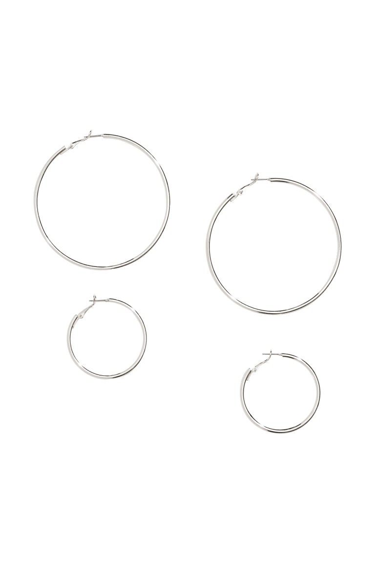 2 pár ezüstszínű fülbevaló H&M 2990 Ft