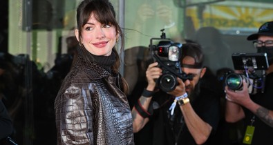 Anne Hathaway bebizonyította, hogy a legegyszerűbb ruhával is le lehet tarolni a vörös szőnyeget
