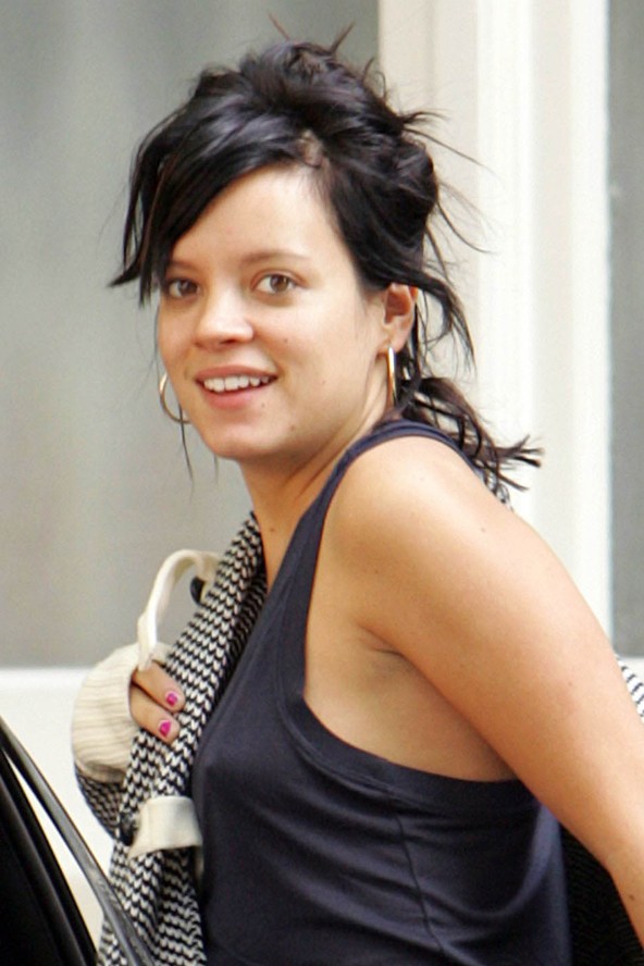 Lily Allen eredeti frizurája, ahogy kezdetben leginkább láttuk, kissé kócosan