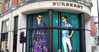 Mi ez? A Burberry új logóját átkozzák a luxusmárka hívei