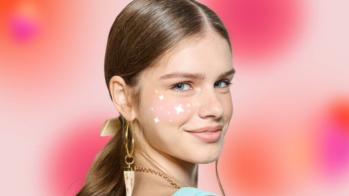 Te tudod, milyen árnyalatú pirosító illik hozzád? Szépségszerkesztőnk segít kideríteni