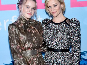 Reese Witherspoon lánya pincérnőként dolgozik egy pizzériában!