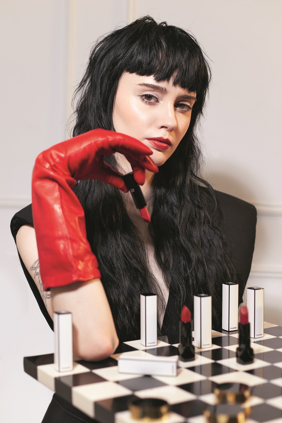 Pécsről a világ kifutóira – így lett a kesztyűből stílusikon