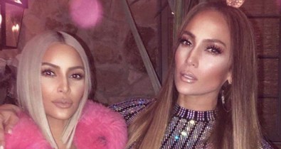 Ilyen Jennifer Lopez 2 millió forintos partiruhája