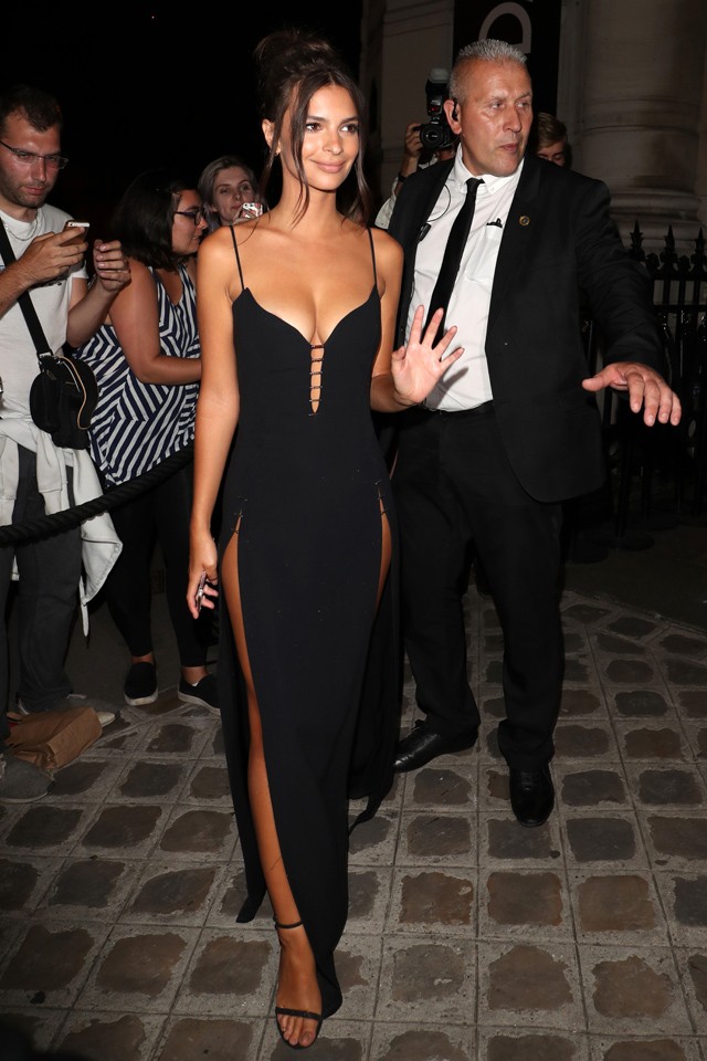 Emily Ratajkowski Paris