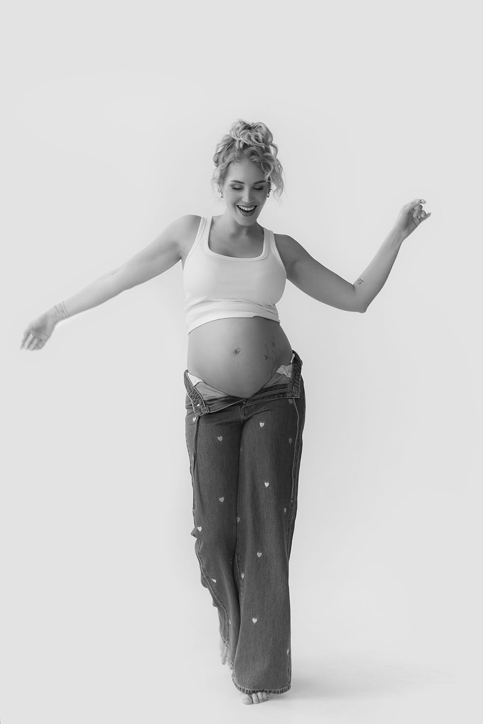 Nyári Dia digitális címlap – Atléta ZARA, Farmer RESERVED