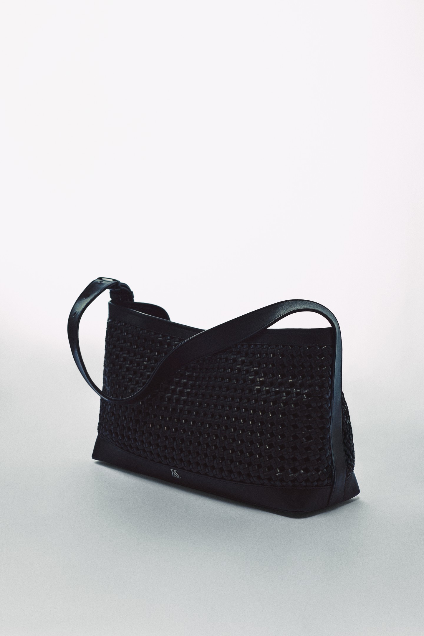 KAZAR Studio 2025 tavasz-nyár