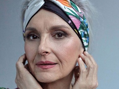 45 év feletti modellekkel mutatja be a kortalan szépséget egy orosz ügynökség!