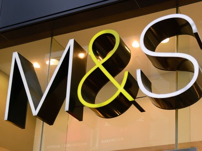A Marks&Spencer új anya-lánya overálokat dobott a piacra, melyeket azonnal elkapkodtak
