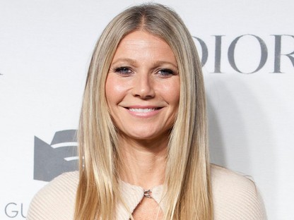 Gwyneth Paltrow ruhája gyönyörű, de amit rajta viselt még káprázatosabbá tette