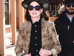 Anne Hathaway filmfesztiválos szettje állati jó!