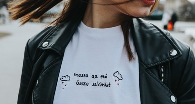 Oszd meg kedvenc versrészleteidet egy interaktív kiállításon a magyar költészet napja alkalmából! 