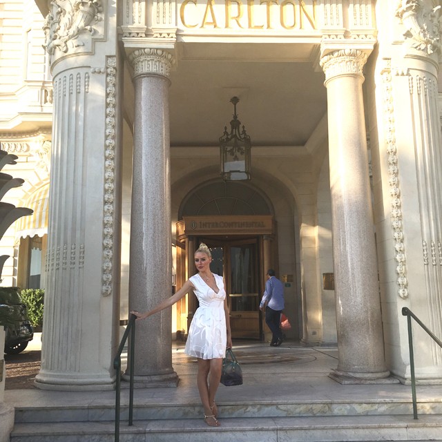 Nagy Noémi a francia Riviéráról.