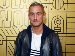 Gyász! Tragikusan fiatalon elhunyt a Louis Vuitton és a Topshop korábbi divattervezője